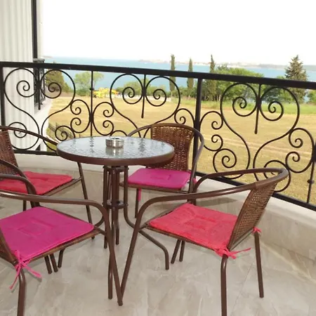 July's Island Deluxe تشيرنوموريتس