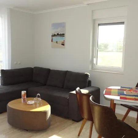 July's Island Deluxe * تشيرنوموريتس