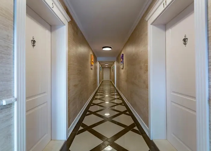 July's Island Deluxe アパート チェルノモレツ